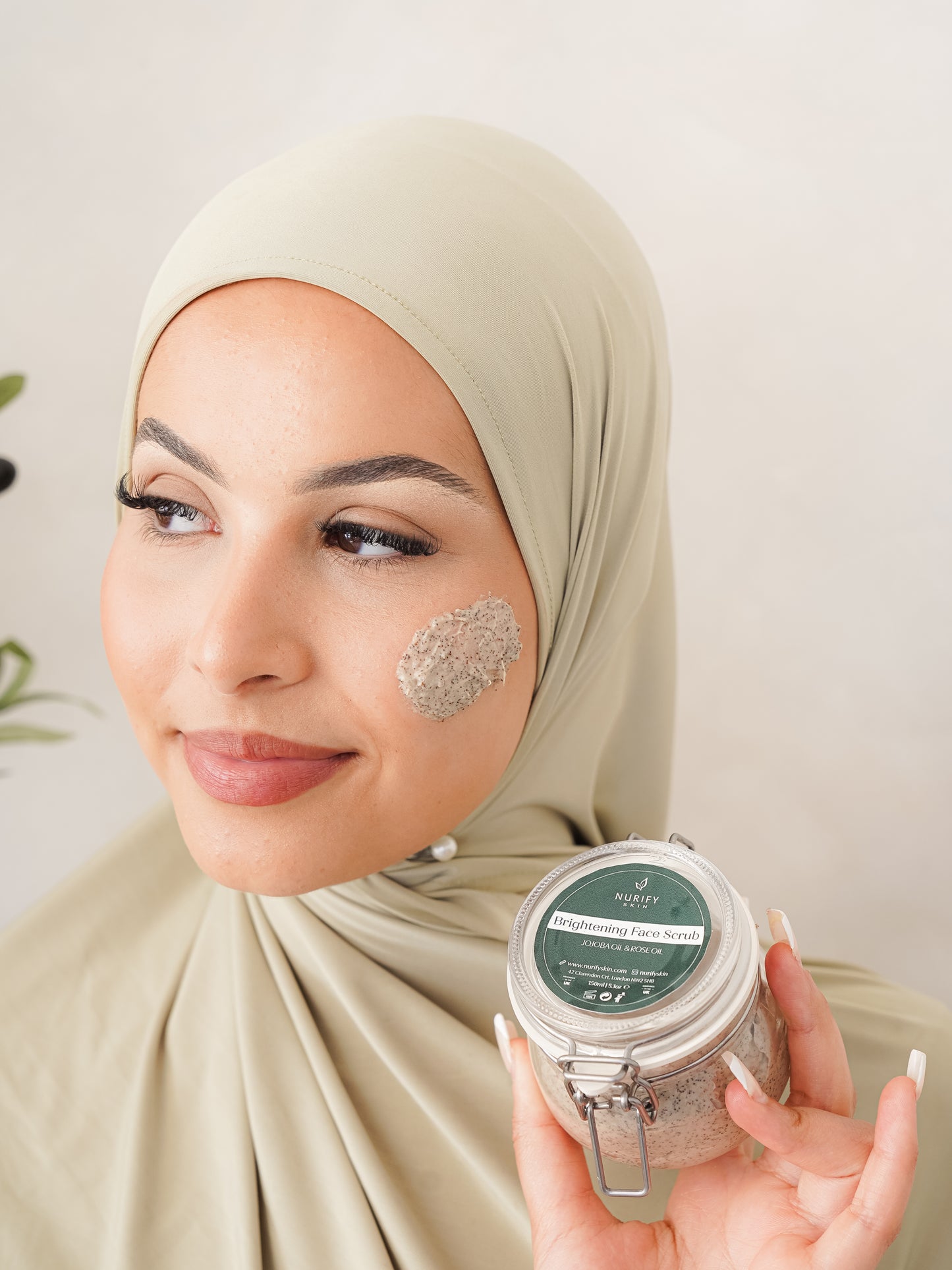 Brightening Face Scrub